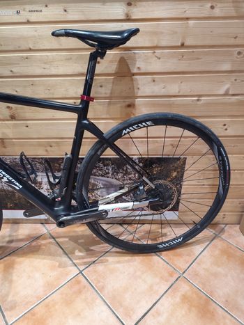 Used Wilier GTR TEAM DISC - SRAM FORCE 2023 Road & Gravel, Black — image 3 of 13