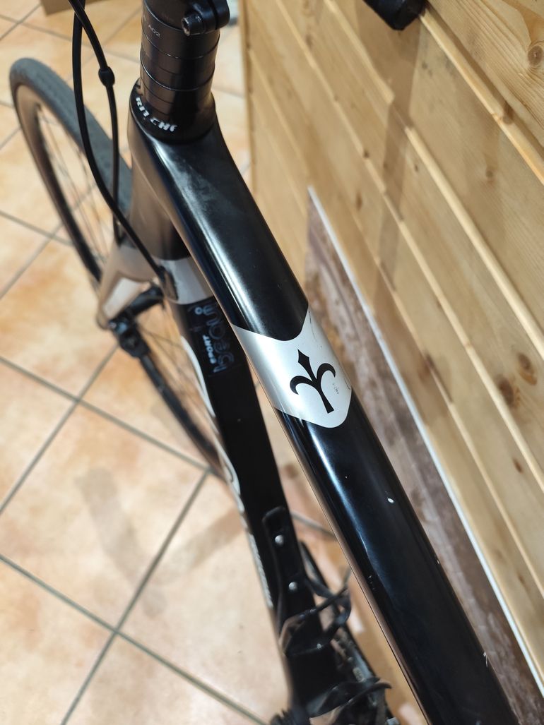 Used Wilier GTR TEAM DISC - SRAM FORCE 2023 Road & Gravel, Black — image 5 of 13