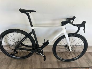 Used Scott Addict Gravel 40 2025 2025 Road & Gravel