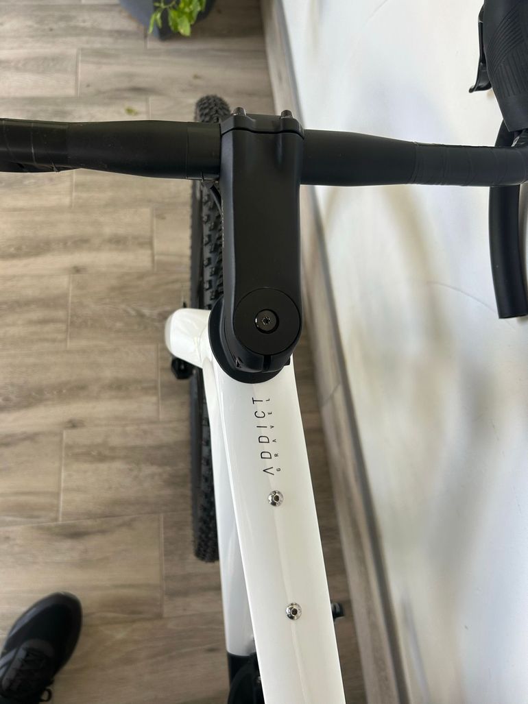 Used Scott Addict Gravel 40 2025 2025 Road & Gravel, White — image 4 of 7