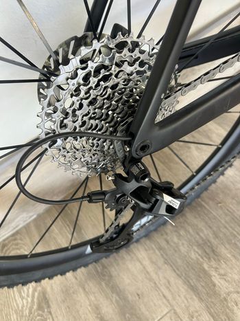 Used Scott Addict Gravel 40 2025 2025 Road & Gravel, White — image 5 of 7