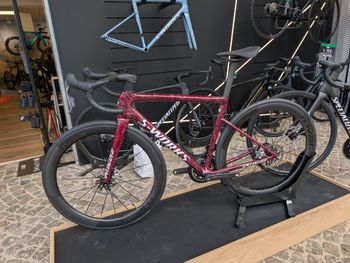 Used Specialized S-Works Tarmac SL8 - SRAM RED AXS 2026 2026 Road & Gravel, Red — image 3 of 8