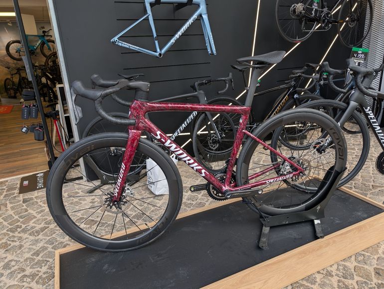 Used Specialized S-Works Tarmac SL8 - SRAM RED AXS 2026 2026 Road & Gravel, Red — image 3 of 8