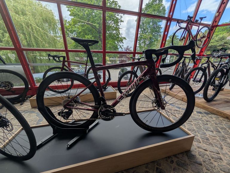 Used Specialized S-Works Tarmac SL8 - SRAM RED AXS 2026 2026 Road & Gravel, Red — image 1 of 8