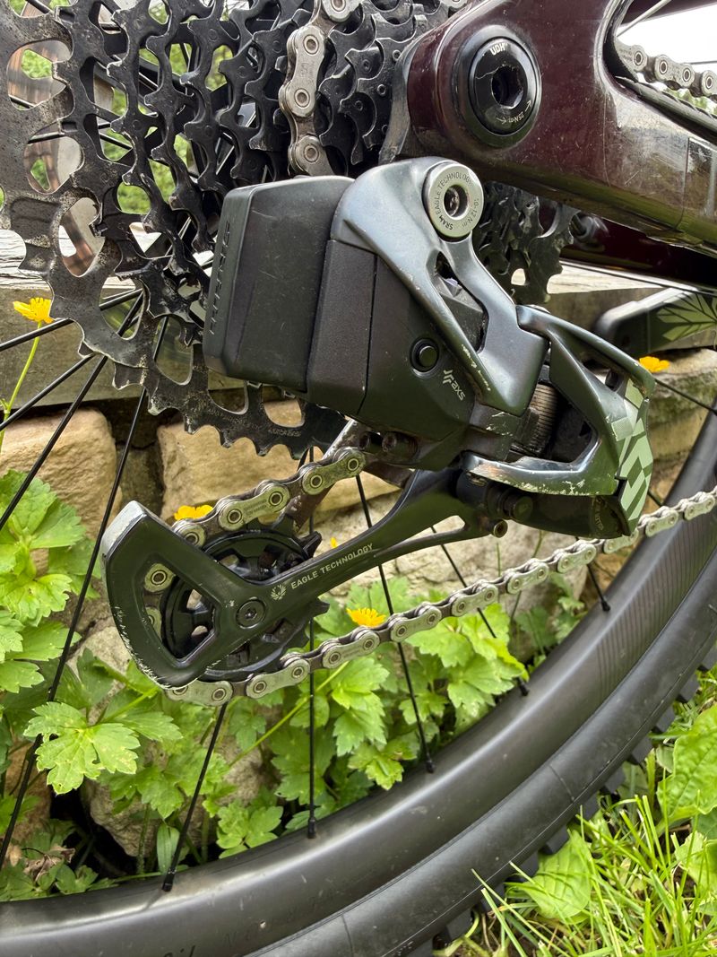 Used Scott Spark 900 2024 2024 Mountainbike, Red, 29 — image 16 of 23