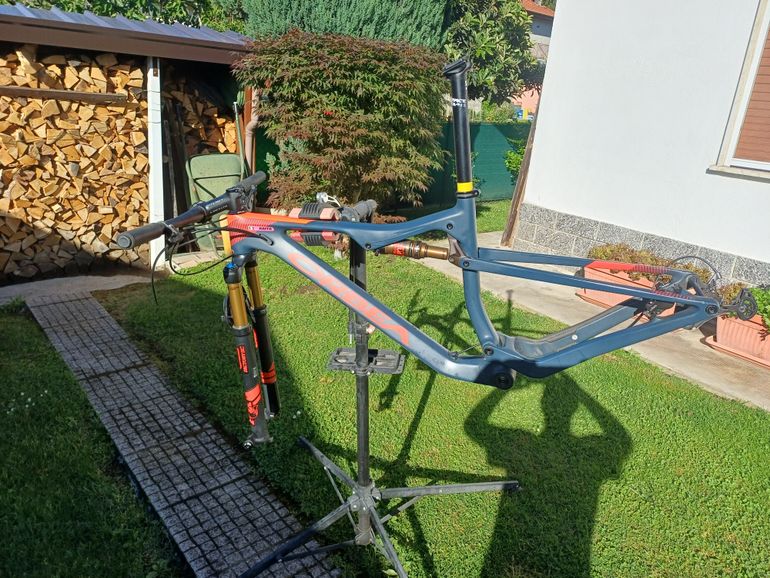 Used Orbea OIZ H30 2021 Frameset 2021 Mountainbike — image 1 of 3