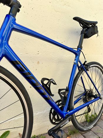 Used Giant Contend 2 2020 2020 Road & Gravel, Blau — image 6 of 7