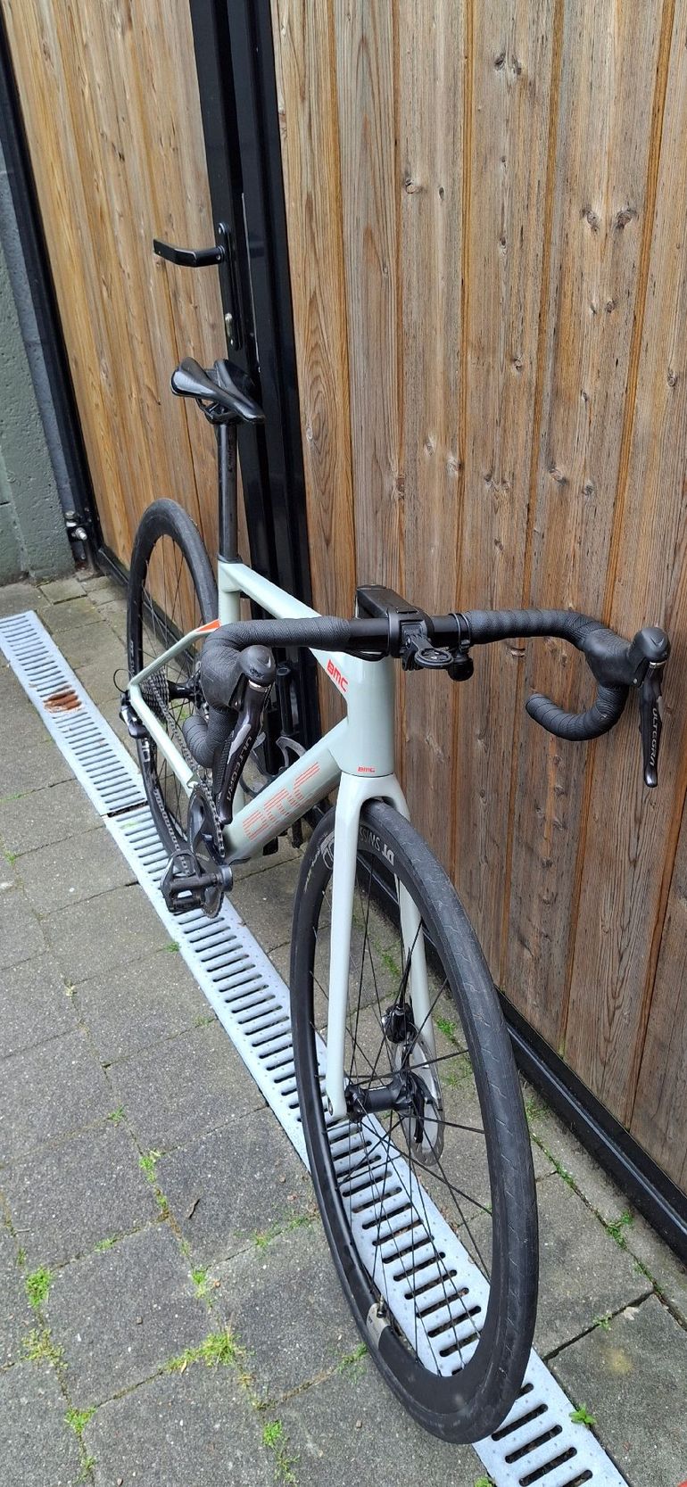 Used BMC Roadmachine 01 FIVE 2022 2022 Road & Gravel, Light Gray — image 5 of 5