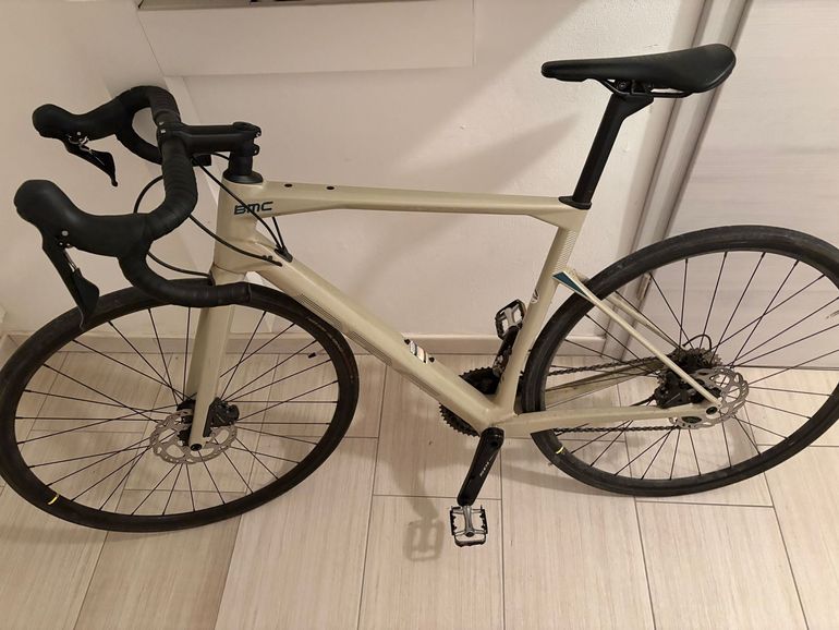 Used BMC Roadmachine SIX 2022 2022 Road & Gravel, Light Gray — image 1 of 4