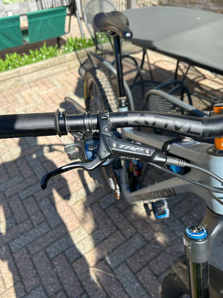 Used Transition Spire Carbon GX 2024 2024 Mountainbike, Light Gray, 29 — image 6 of 8