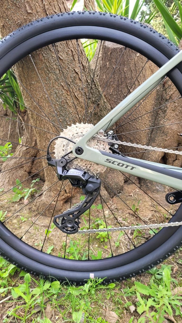 Used Scott Addict Gravel 50 2025 2025 Road & Gravel, Green — image 3 of 5