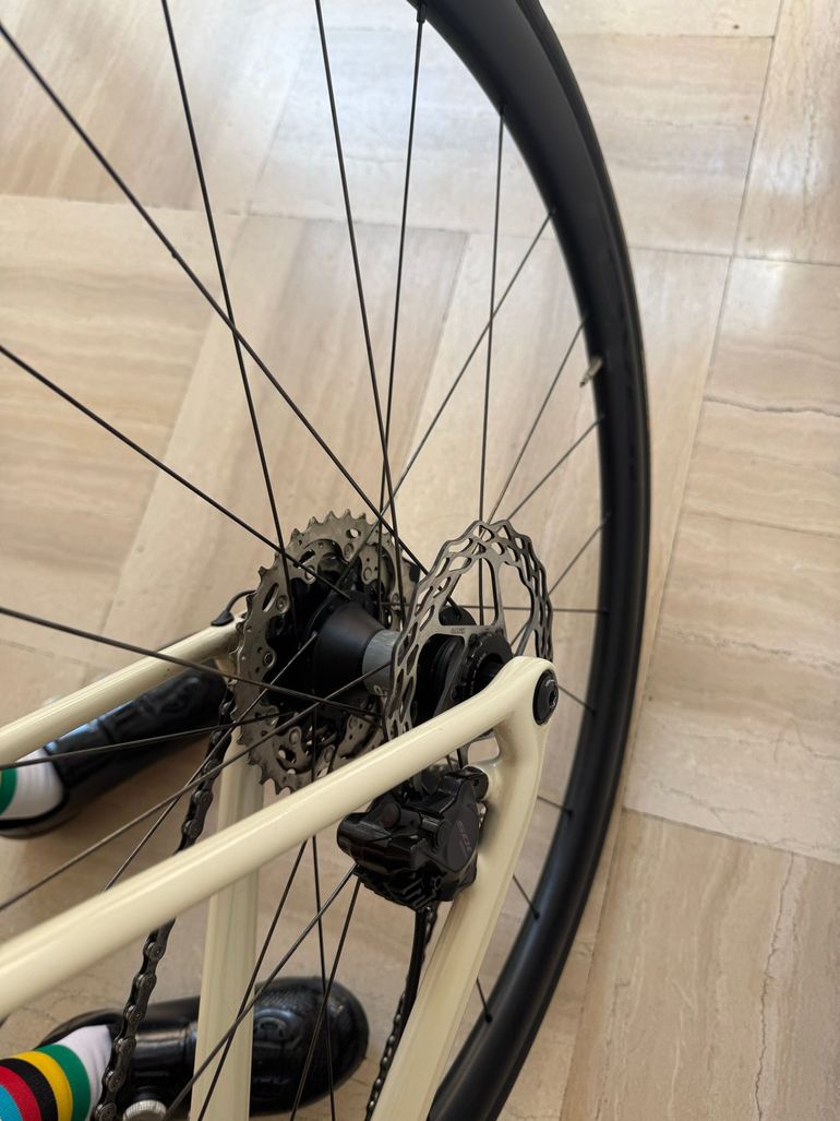 Used Orbea ORCA M30i 2025 2025 Road & Gravel, White — image 7 of 12
