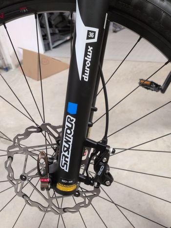 Used Fantic XTF 1.6 Carbon Sport 2025 2025 Mountainbike, Negro — image 23 of 23