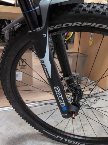 Used Fantic XTF 1.6 Carbon Sport 2025 2025 Mountainbike, Negro — image 21 of 23