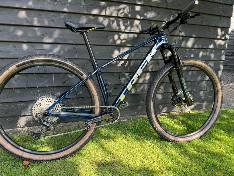 Used Trek Procaliber 9.6 2022 2022 Mountainbike, Blue, 29 — image 3 of 5