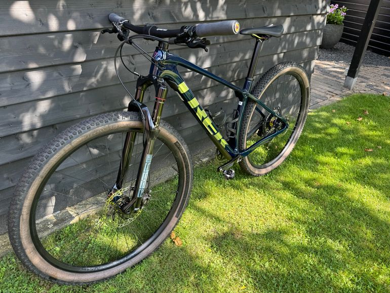 Used Trek Procaliber 9.6 2022 2022 Mountainbike, Blue, 29 — image 2 of 5