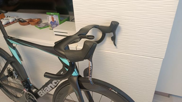 Used Bianchi Oltre SRAM Red eTap AXS 2025 Road & Gravel, Black — image 5 of 7