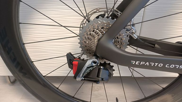Used Bianchi Oltre SRAM Red eTap AXS 2025 Road & Gravel, Black — image 4 of 7
