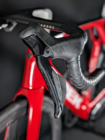 Used Trek Madone SLR 9 Gen 7 2024 2024 Road & Gravel, Red — image 22 of 22