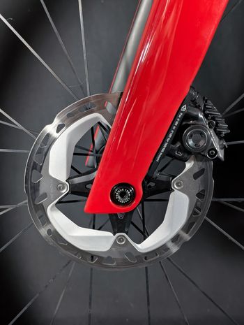 Used Trek Madone SLR 9 Gen 7 2024 2024 Road & Gravel, Red — image 17 of 22