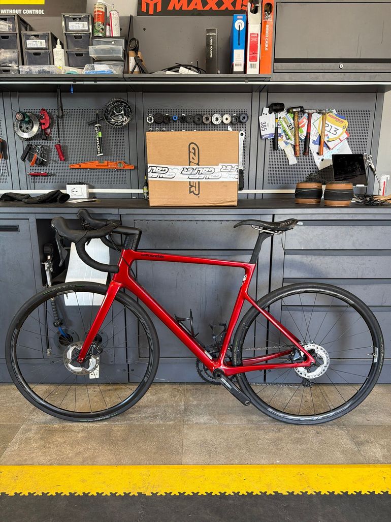 Used Cannondale SuperSix EVO Shimano Ultegra 2023 Road & Gravel, Red — image 2 of 3