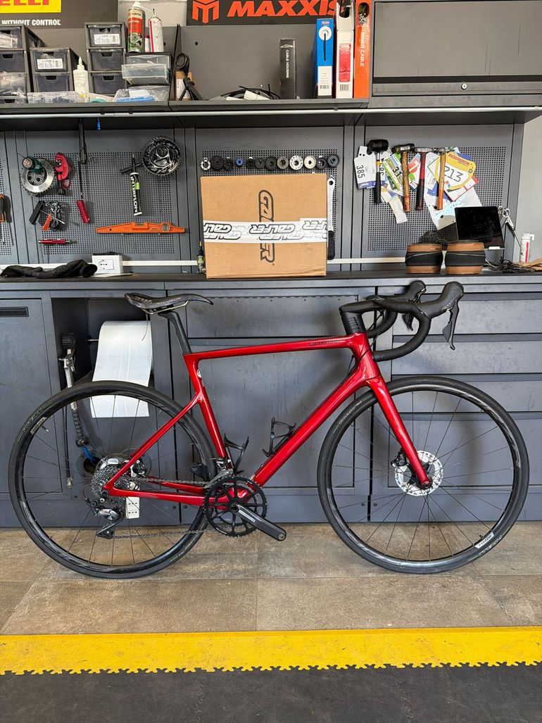 Used Cannondale SuperSix EVO Shimano Ultegra 2023 Road & Gravel, Red — image 1 of 3