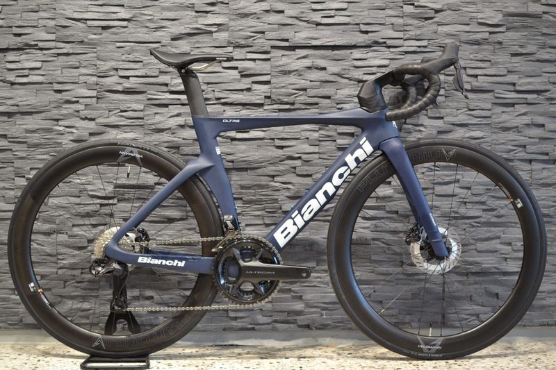 Used Bianchi Oltre Comp 2026 Road & Gravel, Blue — image 1 of 3