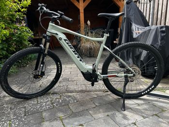 Used Giant Fathom E+ 2 2022 2022 Mountainbike, Green, 29 — image 2 of 6
