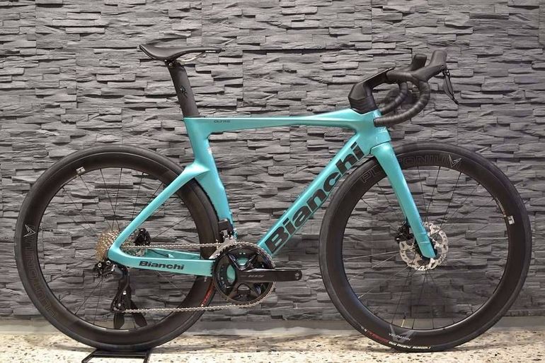 Used Bianchi Bianchi Oltre Comp 2026 Ultegra Di2 2026 Road & Gravel, Green — image 1 of 7