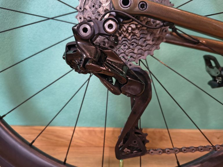 Used Specialized S-Works Tarmac SL8 - Shimano Dura-Ace Di2 2025 2025 Road & Gravel, Green — image 4 of 10