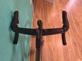 Used Specialized S-Works Tarmac SL8 - Shimano Dura-Ace Di2 2025 2025 Road & Gravel, Green — image 7 of 10