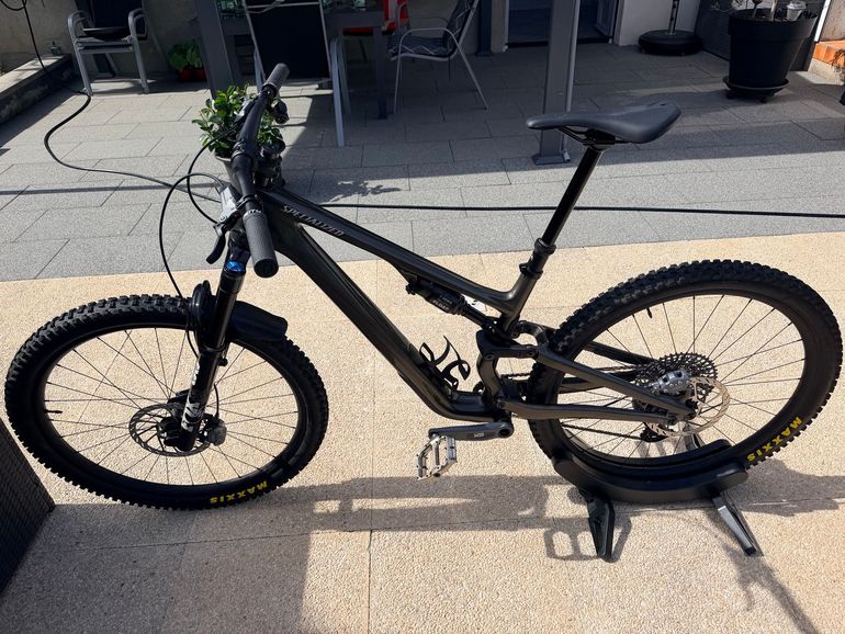 Used Specialized Stumpjumper 15 Expert 2025 2025 Mountainbike, Black, 29, 27.5 — image 2 of 7