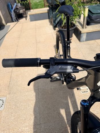 Used Specialized Stumpjumper 15 Expert 2025 2025 Mountainbike, Black, 29, 27.5 — image 5 of 7