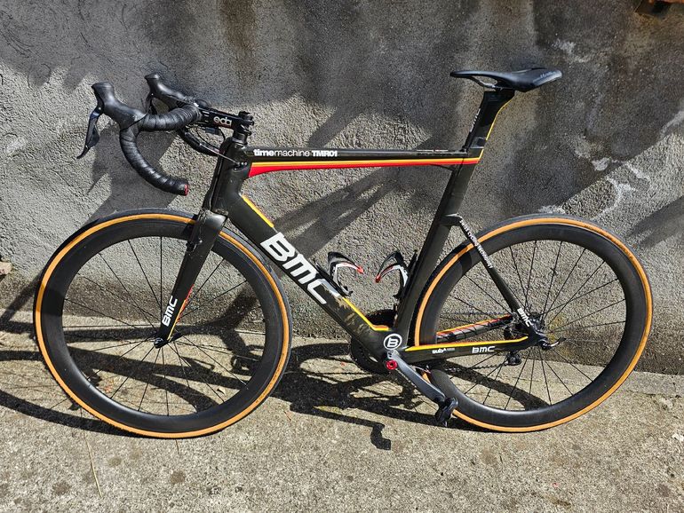 Used bmc timemachine tmr01 Bmc timemachine tmr01 Custom Shimano Ultegra Di2 2017 Road & Gravel, Black — image 1 of 6