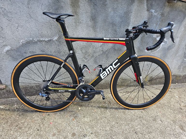 Used bmc timemachine tmr01 Bmc timemachine tmr01 Custom Shimano Ultegra Di2 2017 Road & Gravel, Black — image 2 of 6