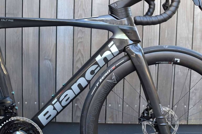 Used Bianchi Oltre PRO SRAM FORCE ETAP AXS 2025 2025 Road & Gravel — image 3 of 4