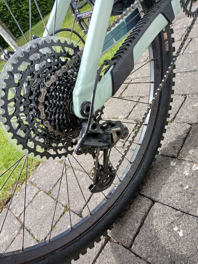 Used Focus Jam SRAM Red eTap AXS 2020 Mountainbike, White — image 3 of 6