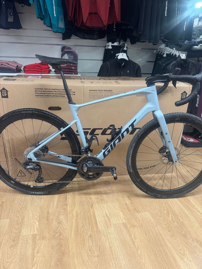 Used Giant Revolt Shimano Ultegra Di2 2025 Road & Gravel, Blue — image 1 of 8