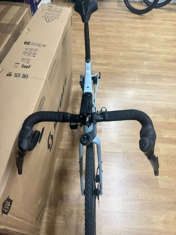 Used Giant Revolt Shimano Ultegra Di2 2025 Road & Gravel, Blue — image 6 of 8