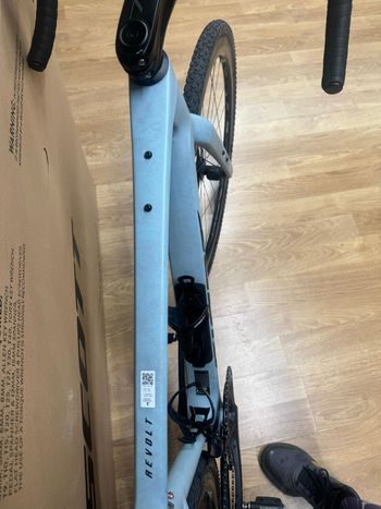 Used Giant Revolt Shimano Ultegra Di2 2025 Road & Gravel, Blue — image 7 of 8