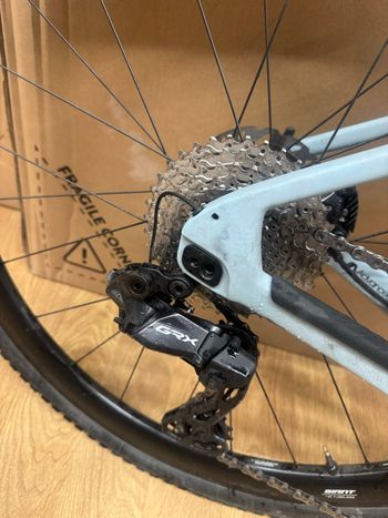 Used Giant Revolt Shimano Ultegra Di2 2025 Road & Gravel, Blue — image 4 of 8