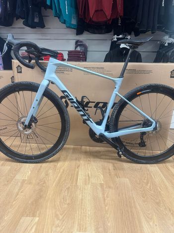 Used Giant Revolt Shimano Ultegra Di2 2025 Road & Gravel, Blue — image 3 of 8