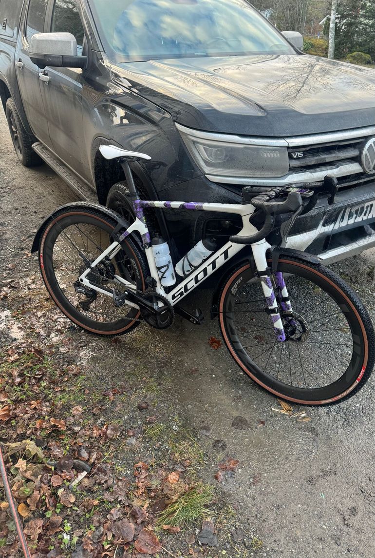 Used Scott Addict RC Shimano GRX 2024 Road & Gravel, White — image 1 of 3