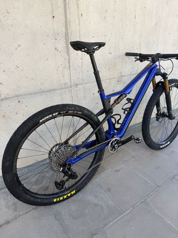 Used Orbea OIZ M-TEAM AXS 2025 2025 Mountainbike — image 3 of 12