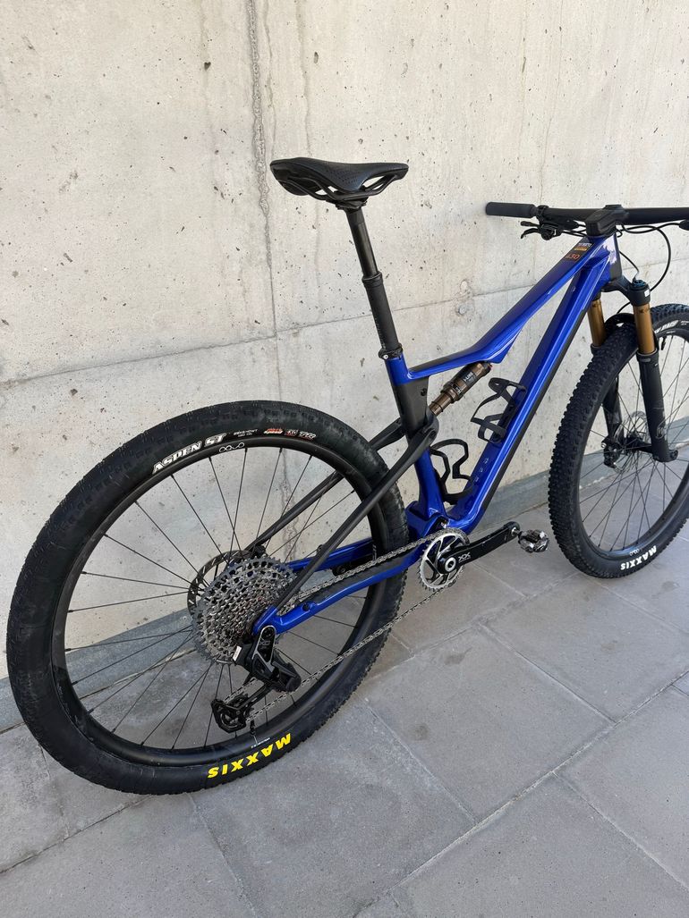 Used Orbea OIZ M-TEAM AXS 2025 2025 Mountainbike — image 3 of 12