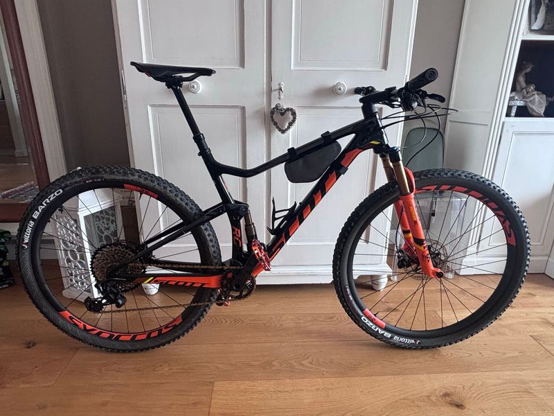 Gebrauchtes Scott Spark RC 900 SL 2017 2017 Mountainbike, Orange, 29 — Bild 1 von 11