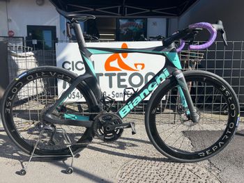 Used Bianchi Oltre PRO Ultegra Di2 2023 2023 Racefiets & gravel