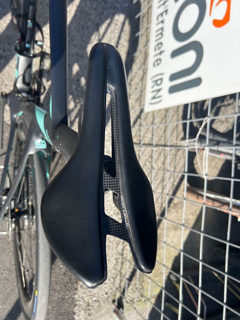 Used Bianchi Oltre PRO Ultegra Di2 2023 2023 Road & Gravel — image 13 of 13