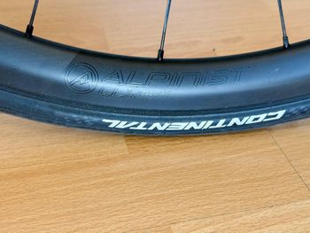 Used Specialized S-Works Tarmac SL7 - Shimano Dura-Ace Di2 2022 2022 Road & Gravel — image 3 of 4