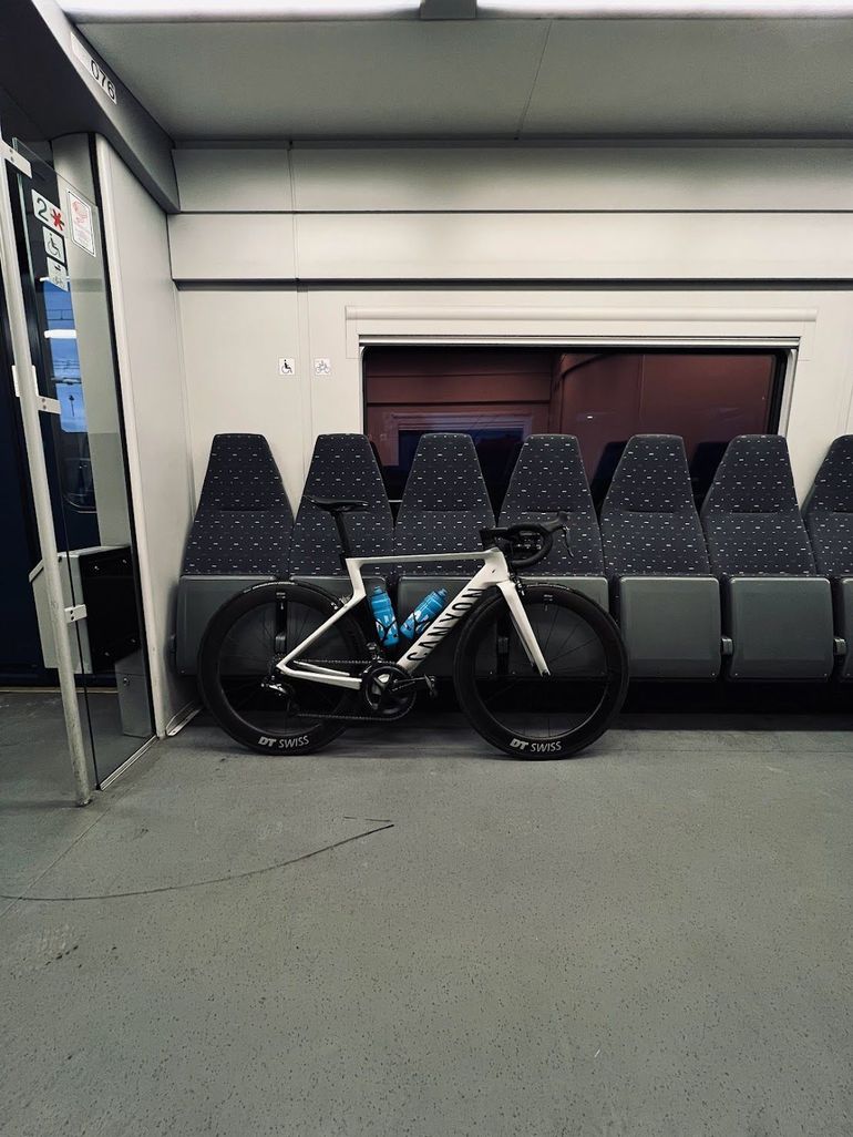 Used Canyon Aeroad CF SL 8.0 2020 2020 Road & Gravel — image 1 of 3